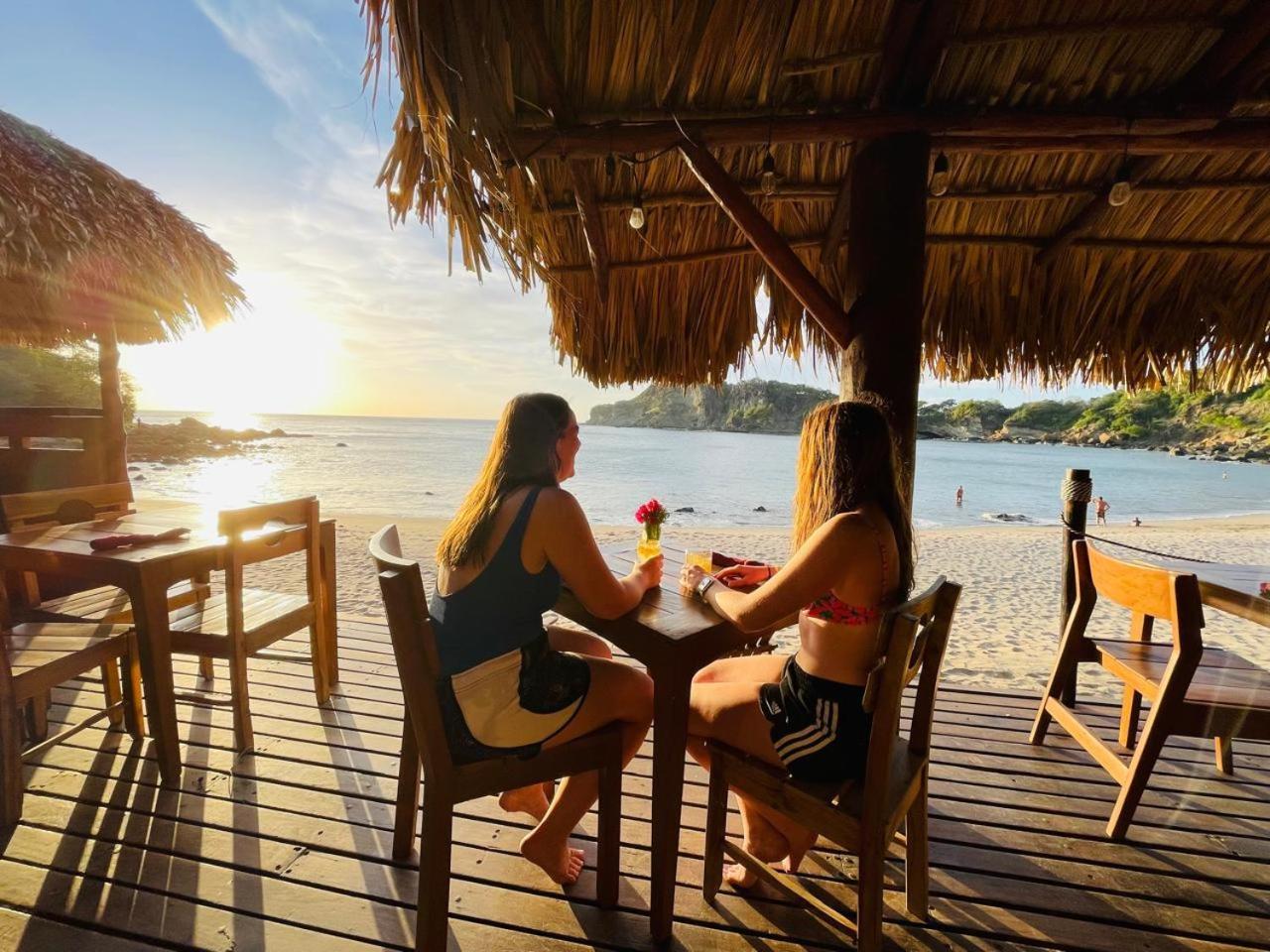 Aqua Oceanfront Hotel Resort El Gigante Luaran gambar